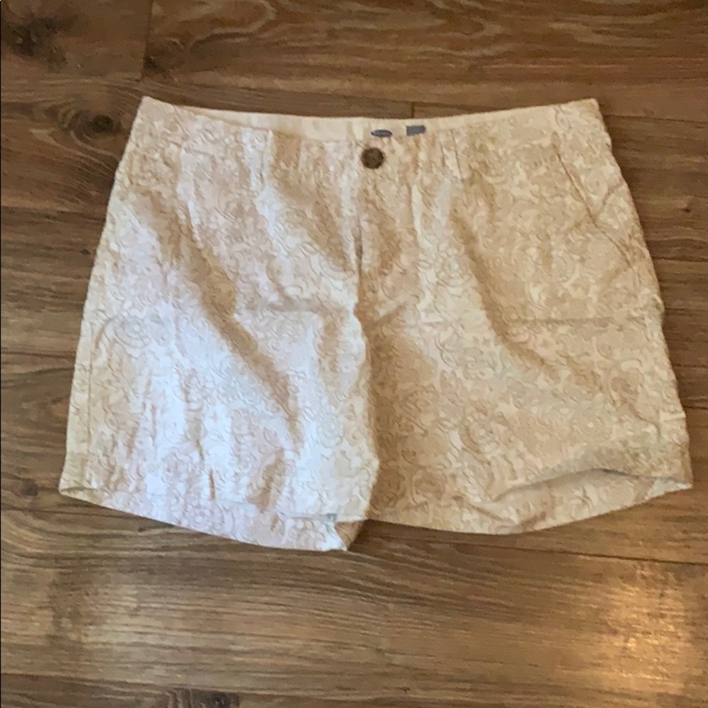 old navy khaki shorts. size 4. never worn.